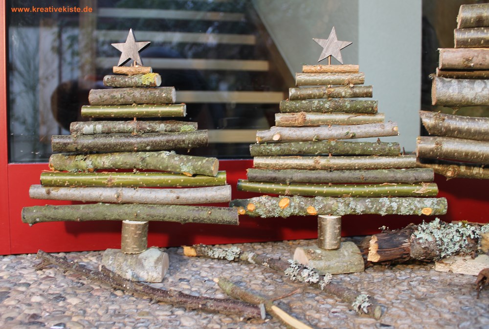 weihnachtsbaum-aus-aesten-bastelanleitung