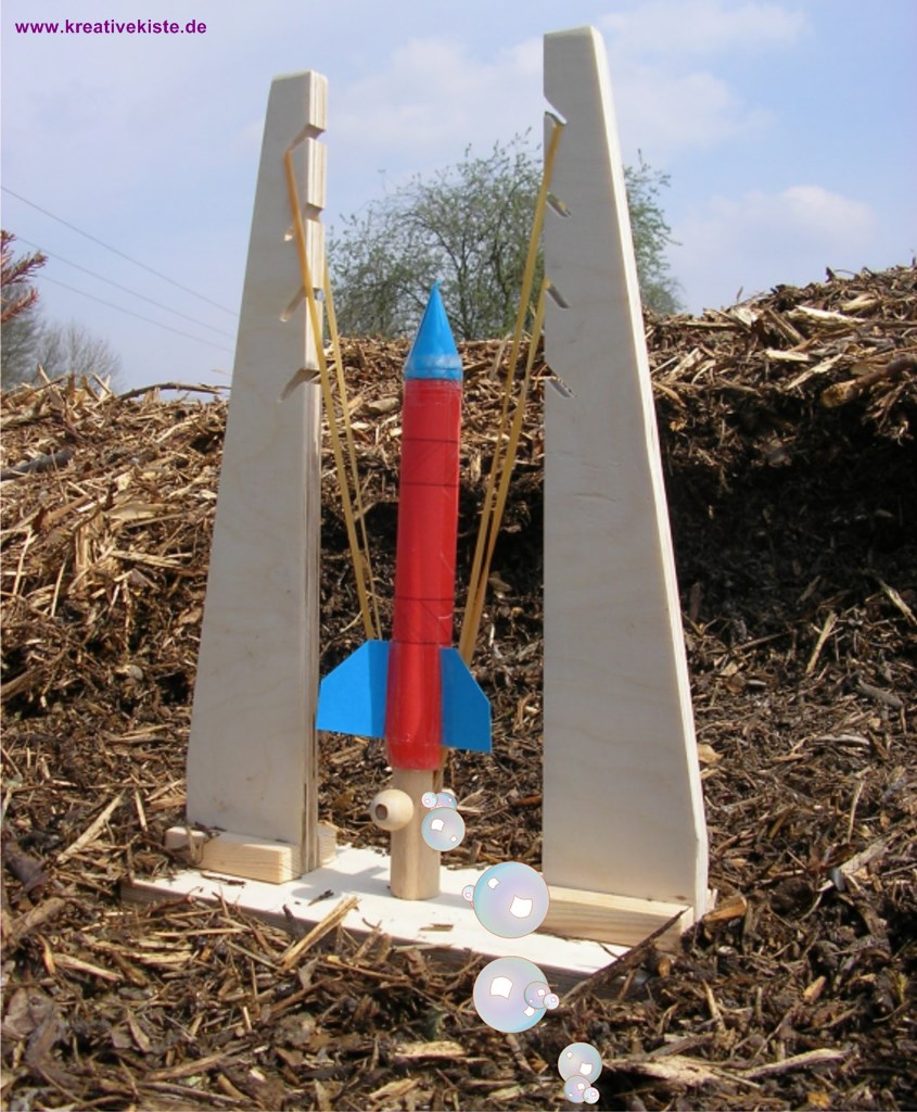 1-Rakete-aus-Holz-und-Papier-bauanleitung