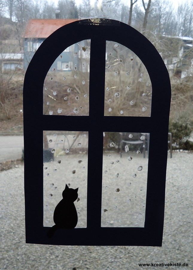 1-Fensterbild-Katze-sitzt-am-Fenster