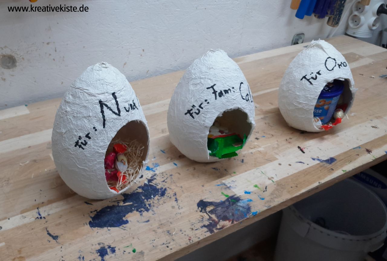 DIY Osternest aus Klopapier und Luftballon mit Kindern selber basteln 1