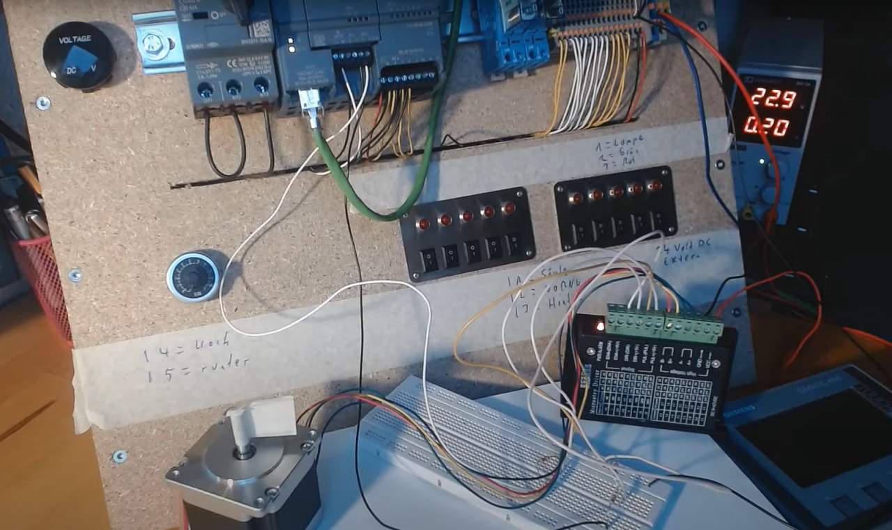 24 Volt DC SPS mit 5 Volt DC Microkontroller verbinden anschliessen