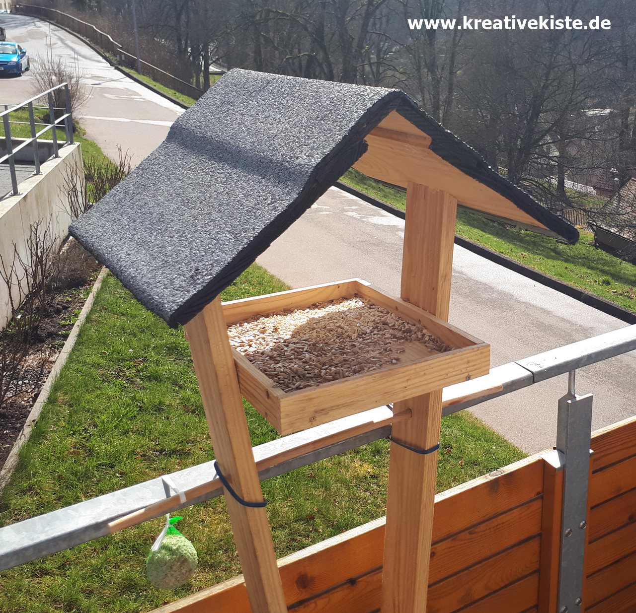 2 einfaches vogelhaus mit staender bauen